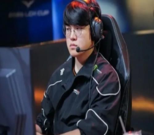 炸裂,约老师下半,场绝杀远投,博鱼体育官网,博鱼体育app,博鱼体育APP下载