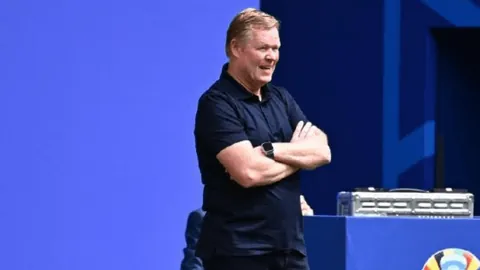 CBA直播预告：19：35广东对决广厦，青岛迎战新疆，精彩六场不容错过！