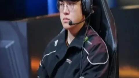 炸裂！约老师下半场绝杀远投三分震惊全场！